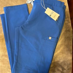 Brand new with tag, yola pants size xs petite.